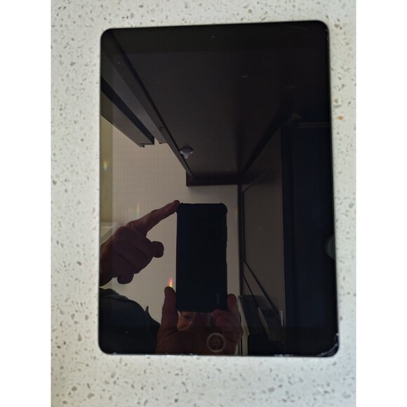 Apple iPad Air (1st Generation) A1474 16 GB, Wi-Fi, 9.7 in - Space Gray - Picture 4 of 13